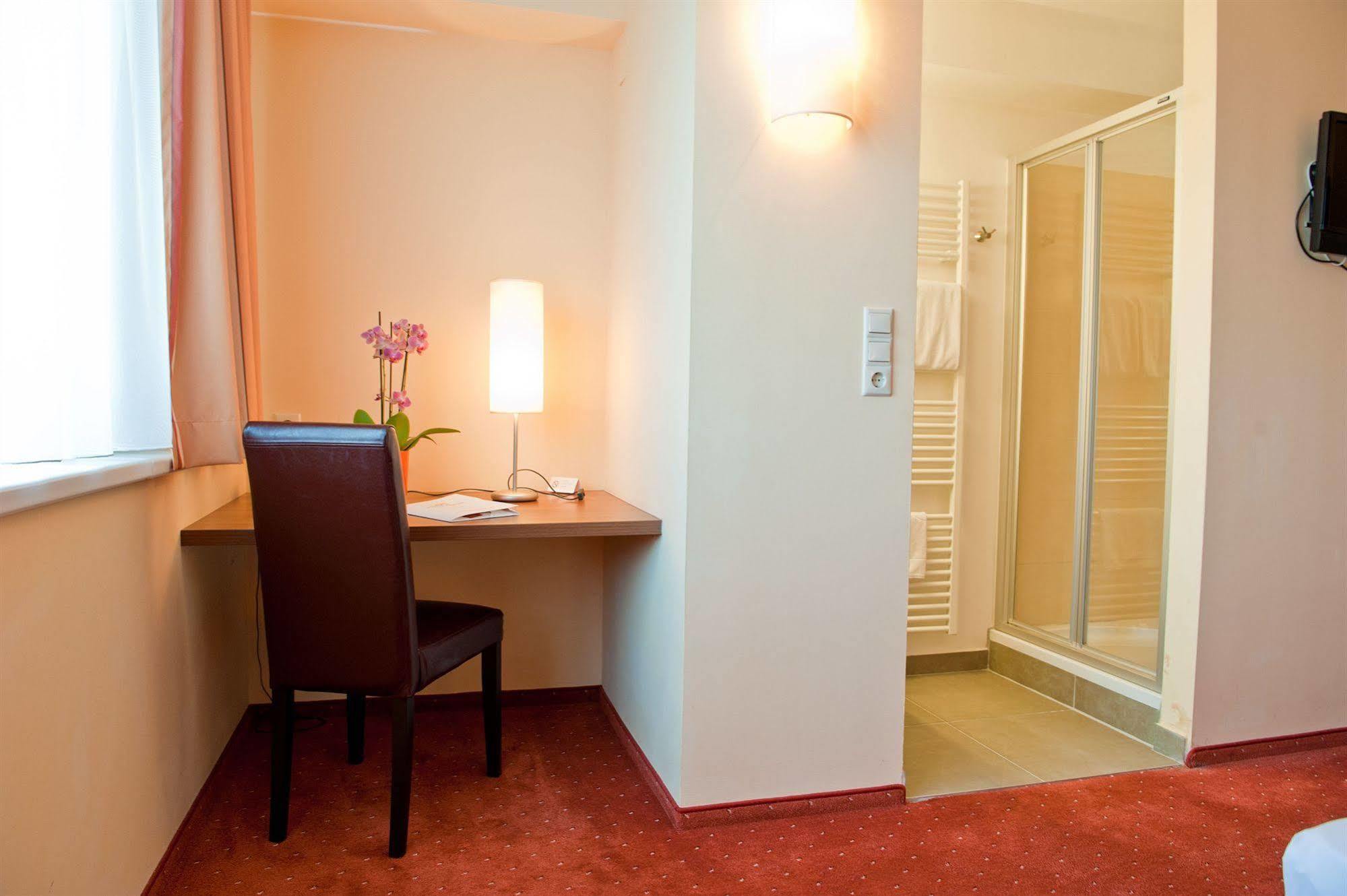 Hahn Hotel ウィーン エクステリア 写真